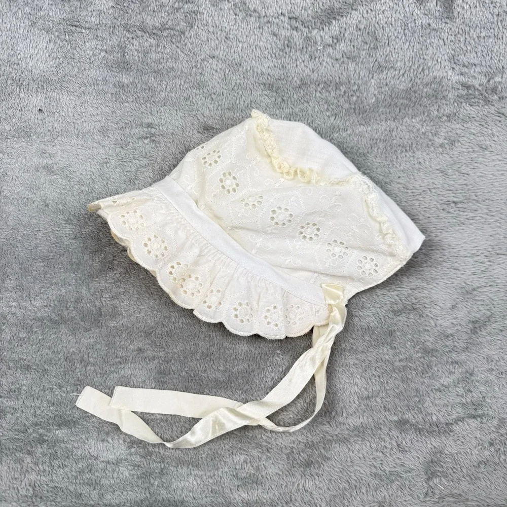 Vintage Primitive Baby Bonnet Off White Cream Eyelet Cottagecore Country‎ Hat